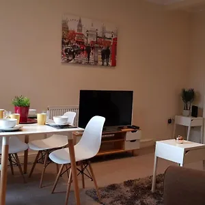 Bellaliving 2 Bedroom - Luton Apartment