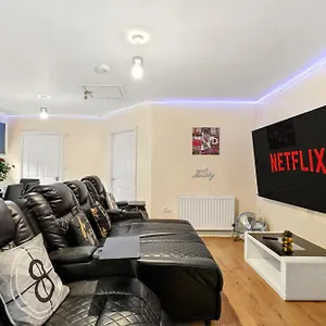 Lt Properties: Unique Bungalow-style In Luton Centre Apartment